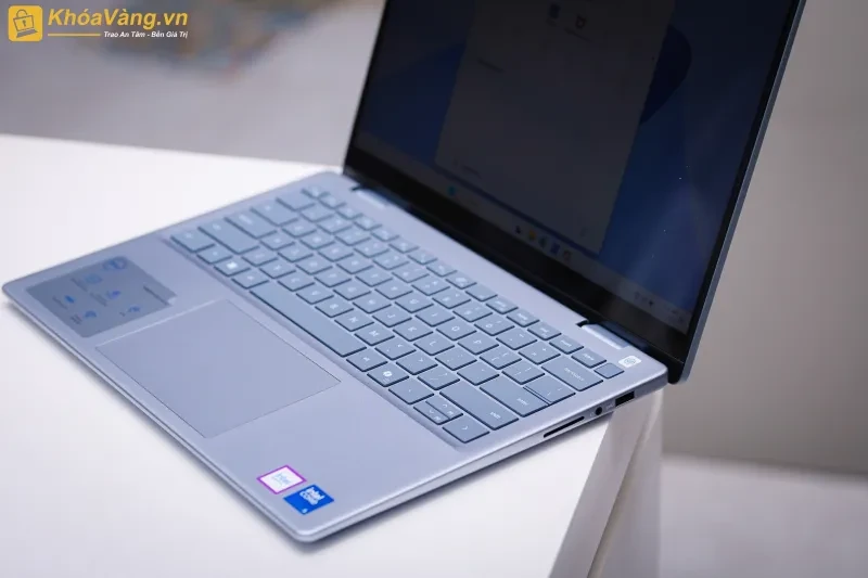 Dell Inspiron 7440-5647BLU 2-IN-1 COnvertible 14th Gen Intel Core 5 120U 1.4GHz up to 5.0GHz (LATEST MODEL)512GB PCIe SSD | 16GB DDR5 RAM | 14" (1920x1200) TOUCHSCREEN Display | Integrated Intel Grap